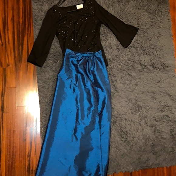 Stage Accents Performance Black Top & Royal Blue Long Skirt Set Apparel - Picture 1 of 3